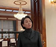 김미숙 ‘돌풍’서 과감한 숏컷 변신‥넘치는 아우라