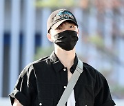 세븐틴 디노 ‘꿀 떨어지는 눈빛’[포토엔HD]