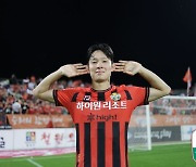 강원 정경호 코치 "EPL 이적설 양민혁, 증명하는 계기 될 것"