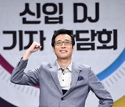 '라디오쇼' 이윤석, 51년 '싱글벙글쇼' 폐지 언급 "시대 흐름 맞춰야" [Oh!쎈 포인트]