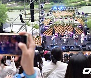 원위, '서울 파크 뮤직 페스티벌 수변무대에서' [사진]