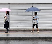 돌풍 동반 '강한 비' 전국 곳곳 강타…3일 오전 대부분 그쳐