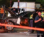 완전히 파괴된 차량…서울시청역 인근 대형교통사고