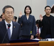 이종호 장관 "제4이통 취소, 법인 달라진 점이 중대한 요인"