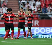 [K리그1 현장리뷰]'1분39초' 홍윤상 골, 물줄기 바뀐 '동해안 더비'…포항, 울산 2-1 제압→선두 탈환 실패