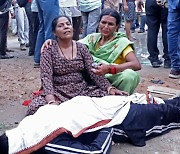 인도 종교행사서 압사 사고… "최소 107명 사망"