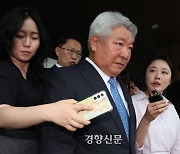 [사설] 방통위원장 또 ‘꼼수 사퇴’, 방송 장악이 국정 1순위인가