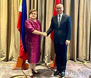 중국-필리핀 "남중국해 긴장 완화 위해 전념하기로 합의"