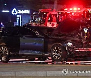 경찰 "스키드마크 없어...호텔 주차장 출입구부터 가속 시작"(종합)