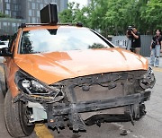 국립중앙의료원에 택시 돌진해 3명 부상..운전자 '급발진' 주장