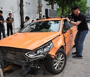 Taxi ploughs into hospital in downtown Seoul, injures three