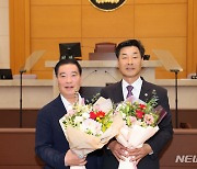 포항시의회 후반기 의장에 김일만·부의장에 이재진 의원