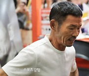 ‘아동학대 혐의’ 손웅정 감독·코치 2명 첫 검찰 소환조사