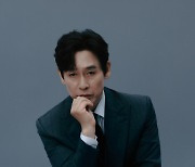 '돌풍' 설경구 "김희애 42년 경력 대단, 현장서 범접할 수 없는 느낌" [인터뷰 맛보기]