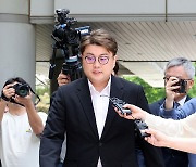 [SC이슈] 반성 없는 김호중, 뺑소니 재판 일주일 앞두고 담당검사 前 동료 사임