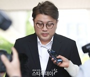 “내 역할 끝났다”…가수 김호중 변호하던 조남관, 재판 앞두고 돌연 사임