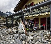 SWITZERLAND PHOTO SET FLOOD LANDSLIDE