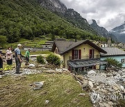 SWITZERLAND PHOTO SET FLOOD LANDSLIDE