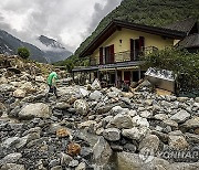 SWITZERLAND PHOTO SET FLOOD LANDSLIDE