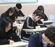 전국 10곳 중 8곳 초등·중학교 '학업성취도 자율평가' 참여