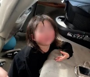 "딸 생명 걸고 돈 벌어" 2살 여아 차 갇혀 오열해도 '유튜브' 찍은 日 아빠