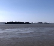인천 옹진군서 600톤급 여객선 갯벌에 고립‥특공대 투입해 구조