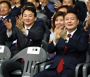[사설] 수사권 이어 국정원 조사권도 없애려는 ‘운동권 의원들’