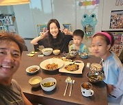 '사랑꾼 남편' 안재욱, 아내 생일에 직접 차린 생일상 "색시 생일"