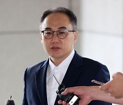 '민주당 검사 탄핵안' 입장 말하는 이원석 검찰총장