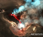 에트나 화산 4년 만에 분화, 주변 경계 수준 '상향'