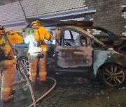 경기 제2경인고속도로 터널 차량 화재…4명 대피