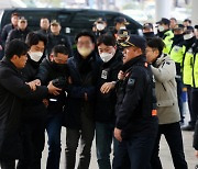 '이재명 흉기습격범' 1심에서 징역 15년 선고