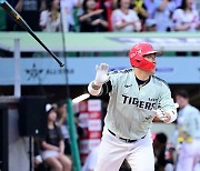 올스타전 선제 솔로 축포 쏘아올리는 최형우 [사진]