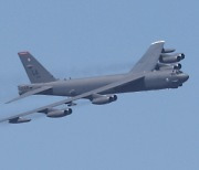 美軍 100년 운용할 전략폭격기···‘B-52H’ 핵 재무장하나?[이현호 기자의 밀리터리!톡]