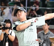 “(원)태인이 공 칠만해요…맞고 깨닫는 게 있어야 하는데” 공룡들 25세 국대포수의 유쾌한 선전포고, 꿀잼