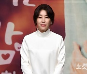 배우 김미경, 모친상 심경 "떼쓰지 않고 잘 보내드리려 합니다"