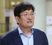 법정 향하는 노영민 전 비서실장