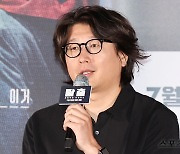 '탈출' 김태곤 감독 "故 이선균, 이 자리에 있었다면 좋았을 것…영화 전반 논의했다"