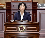 개원 34년 만에 여성의장시대 연 광주광역시의회...제9대 후반기 의장에 신수정 의원 선출