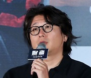 故 이선균 향한 그리움… '탈출' 김태곤 감독 "여기 있었으면"