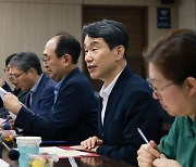 이주호, 국립대 병원 관계자들 만나 "전폭적으로 지원"(종합)