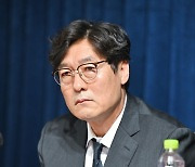 이임생 이사 '의외의 발언', "국내 체류에 대한 논란 무시 못했다"[오!쎈현장]