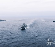 진주만 히캄 기지로 이동하는 율곡이이함-충무공이순신함-천자봉함