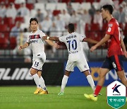 '윤빛가람 결승골' 수원FC, 선두 김천에 3-2 승리…4경기 무패