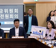 “우리 다 죽이려는 셈이냐”…자영업자 아우성인데 최저임금 28% 올리자는 노동계