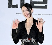 '연기의 달인? 오늘은 애교 여왕'...'리볼버'의 히로인 전도연 포토타임 [MD숏폼]