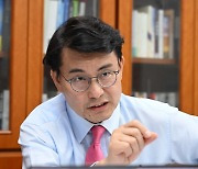 옛 실세의 ‘당 폭파’ 선언…윤상현 “무감각한 국민의힘, 처절하게 바꾸겠다” [與 당권주자 릴레이 인터뷰③]