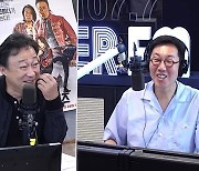 이성민 "'핸섬가이즈' 뽀얀 뱃살은 내 배…송중기, '나홀로 집에' 같다고" (철파엠)[종합]