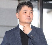 ‘SM 시세조종’ 카카오 김범수 20시간 고강도 밤샘 조사 끝 새벽 귀가