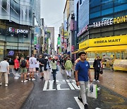 공실없이 꽉 들어찬 상가… "K브랜드 입점 늘고 임대료 뛰어" [현장르포]